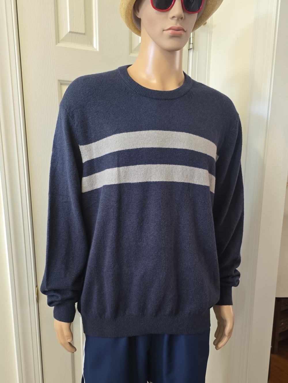 Izod Mens Big & Tall Navy Crewneck Sweater with Light Gray Stripes Size XXL